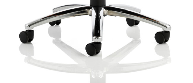 Classic Executive Office Chair with Arms - Image 4